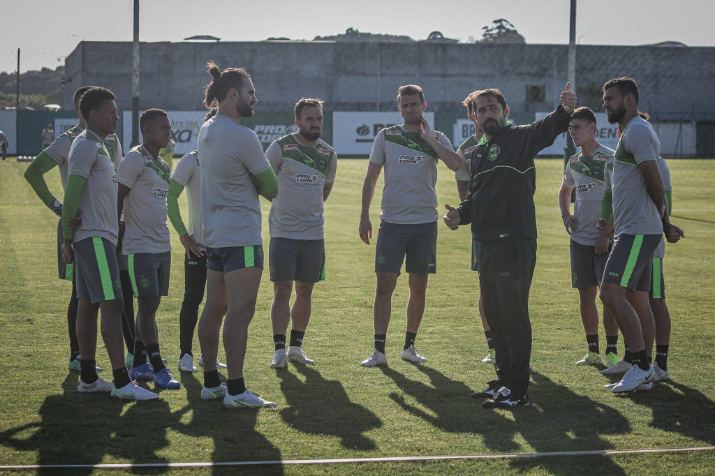 Poss Vel Retorno De Waguininho Coritiba Se Prepara Para O Duelo