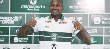 Sassá em sua apresentação no Coritiba