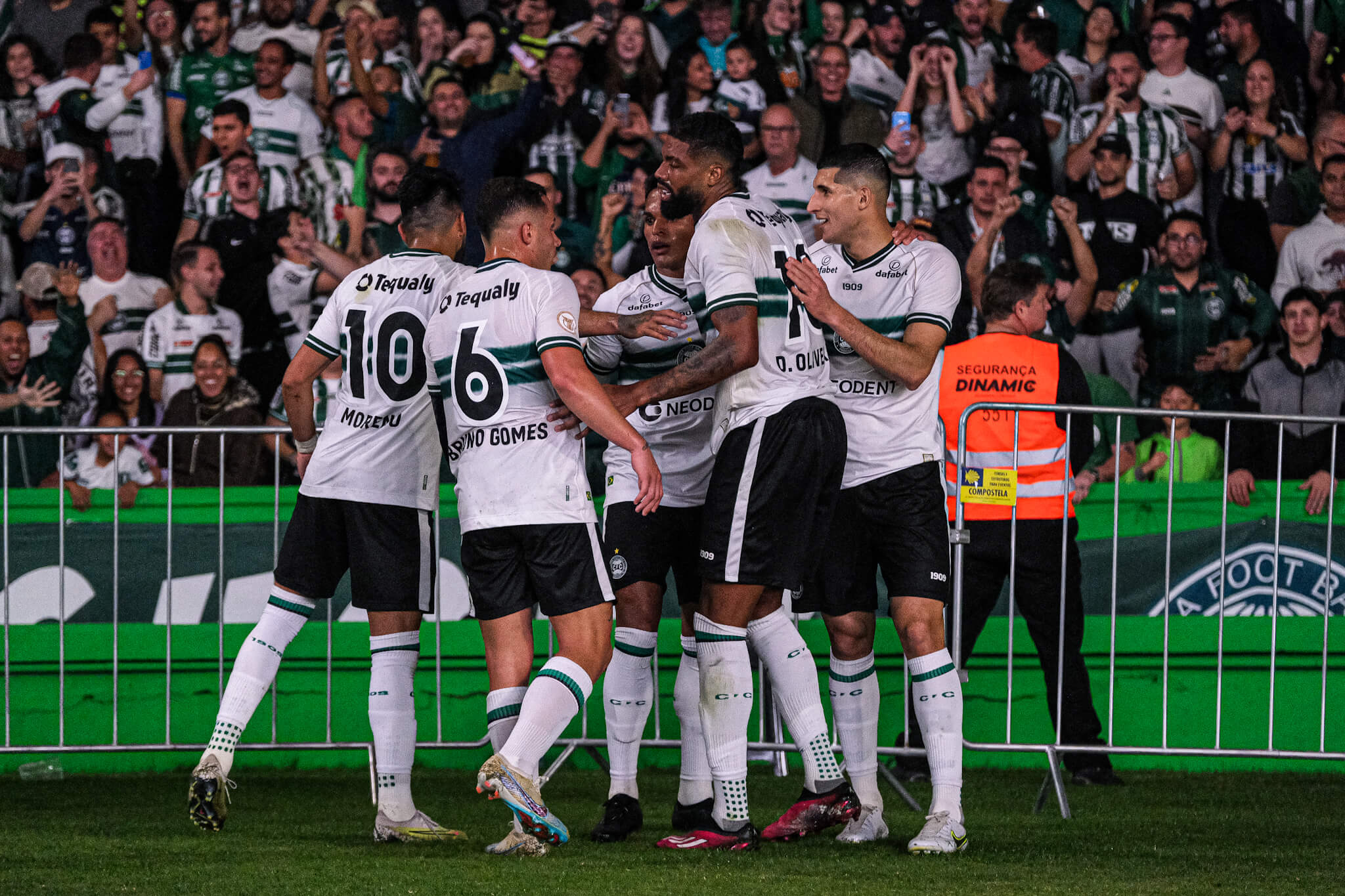 Coritiba é o time com mais tempo na zona de rebaixamento na era